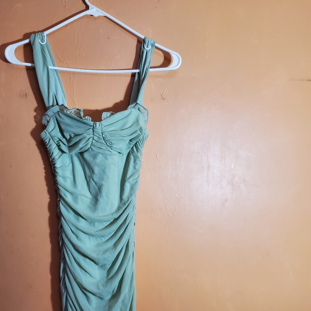 Elegant Green Sleeveless Dress